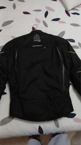 Chaqueta de moto negra nueva