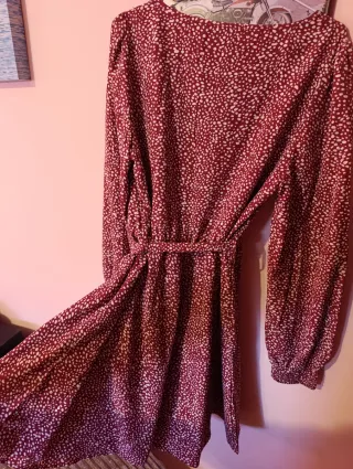 Vestido de flores rojo y blanco