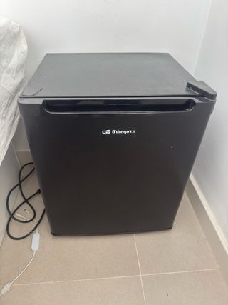 Mini nevera negra Orbegozo