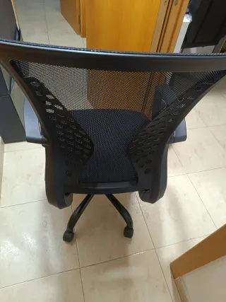 Silla de oficina negra