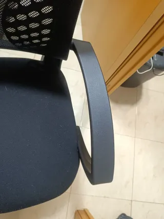 Silla de oficina negra