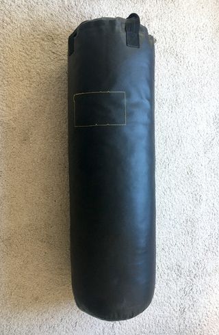 Saco de boxeo negro
