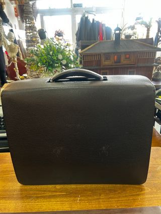 Portadocumentos de piel marca BALLY