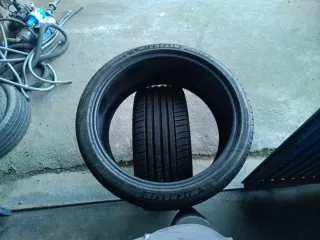 Michelin Pilot Sport 4 SUV 275/35R22 104Y