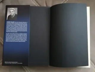 La caza del ejecutor (Víctor Vallés) + block notas