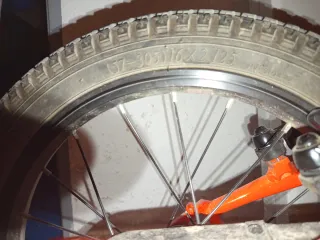 Bici Monty Infantil Naranja 103. Rueda tamaño 16".