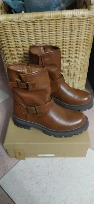 Botas marrones mujer con hebillas