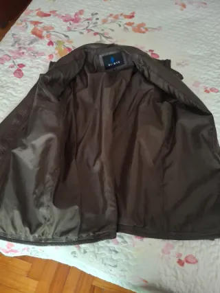 Cazadora de cuero marrón