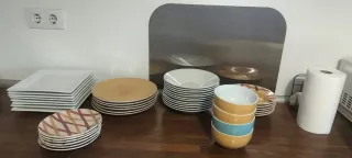 Vajilla variada: platos y cuencos