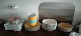 Vajilla variada: platos y cuencos