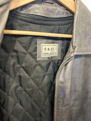 Chaqueta de cuero marrón