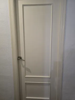 Puertas de madera blancas