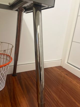 Mesa de estudio cristal y metal