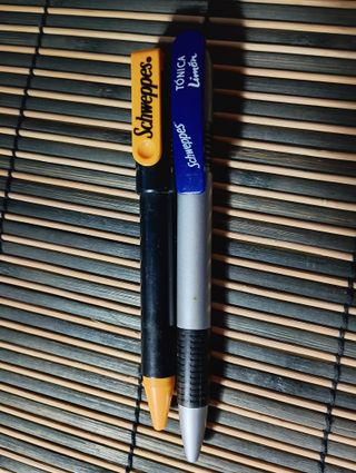 2 Bolígrafos Publicidad Schweppes