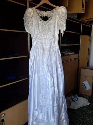Traje de Novia Blanco con Encaje y Perlas