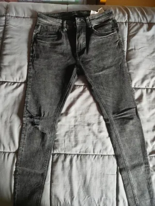 Pantalón Bershka Gris Desgastado Talla 36
