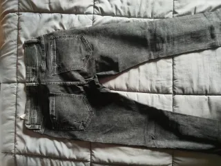 Pantalón Bershka Gris Desgastado Talla 36