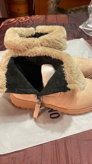 Botines beige y negros con forro