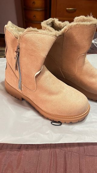 Botines beige y negros con forro