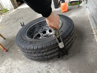 Gabbia ruota scorta Dacia Duster