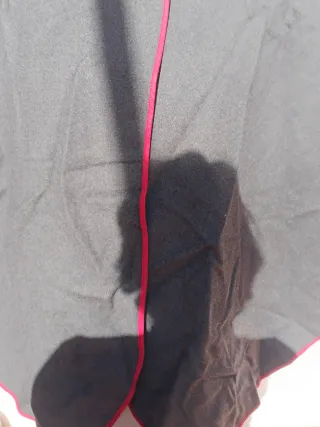 Capa lana gris y burdeos con botón