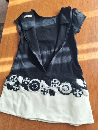 Abito nero e bianco decorazioni floreali Mimisol