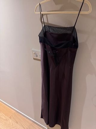 Vestido lencero satén Massimo Dutti marrón