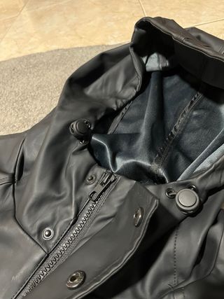 Chubasquero Nuevo con capucha