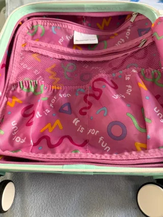 Maleta infantil con ruedas y diseño de conejo