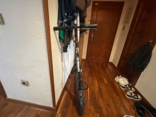 Patinete eléctrico negro