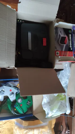 Nintendo 64 Negra + Expansión + 2 Mandos