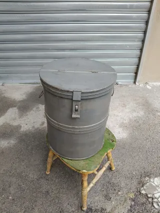 Bidone metallo grigio vintage