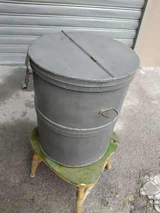 Bidone metallo grigio vintage