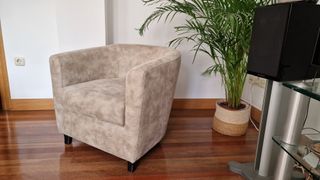 Butaca moderna beige