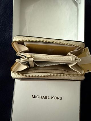 Cartera Michael Kors Beige y Dorada