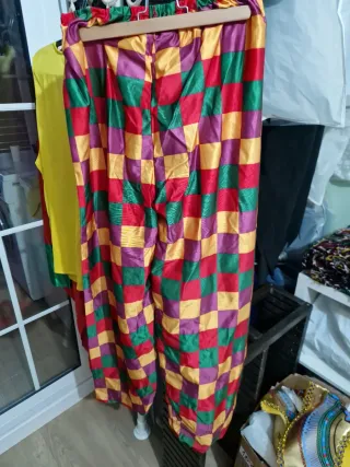 Disfraz payaso con gorro y gafas