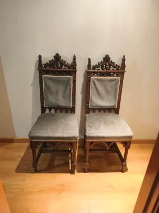 Pareja Sillas Neogóticas Antiguas