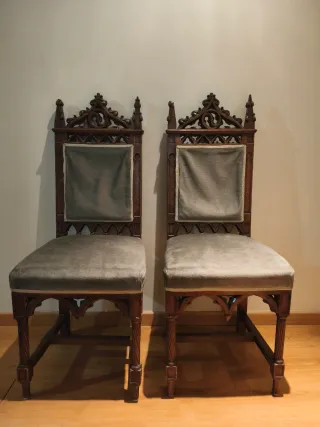 Pareja Sillas Neogóticas Antiguas