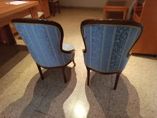 Vecchie poltroncine imbottite