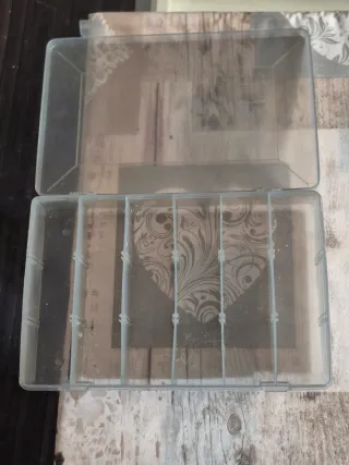 Caja de señuelos de pesca Pikies