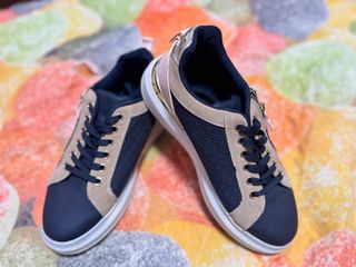 Deportivas mujer talla 39.