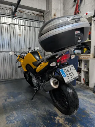 BMW F800s Amarilla