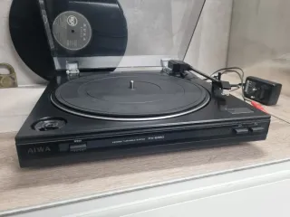 Tocadiscos AIWA PX-E550E preamplificador