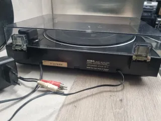 Tocadiscos AIWA PX-E550E preamplificador