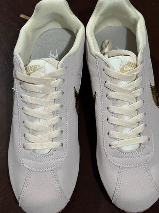 Nike Cortez Beige y Dorado Talla 45 Nuevas
