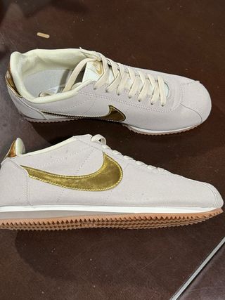Nike Cortez Beige y Dorado Talla 45 Nuevas