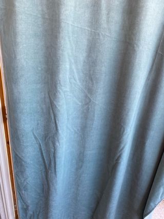 Cortina terciopelo azul trabillas
