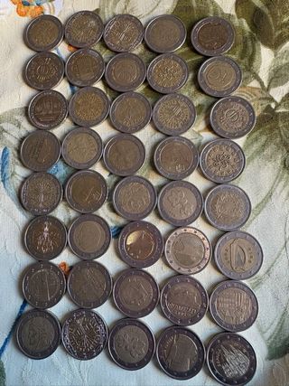 Lote de monedas antiguas: Pesetas y otras
