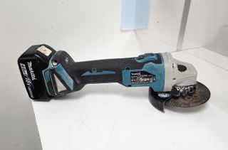 Lote Makita: Martillo DHR242 + Amoladora DGA504