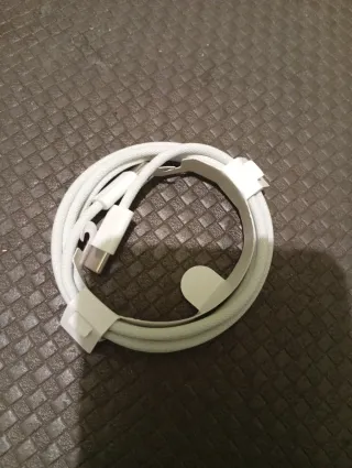 Cable USB-C 60W y Cargador 20W Apple